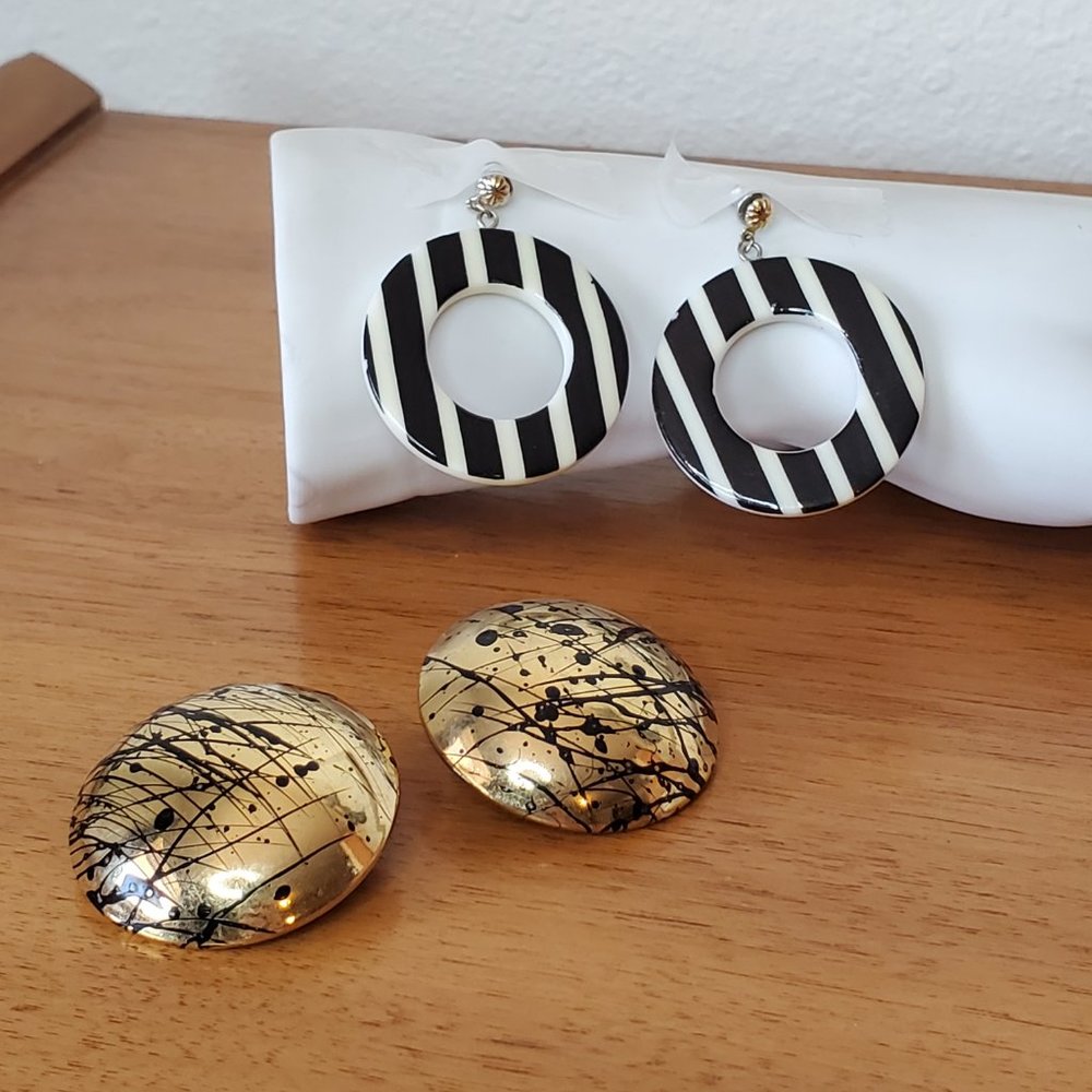Vintage 1980's Pierced Earrings Set x2 | Plastic Stripes Metal Gold Splatter - Picture 5 of 10